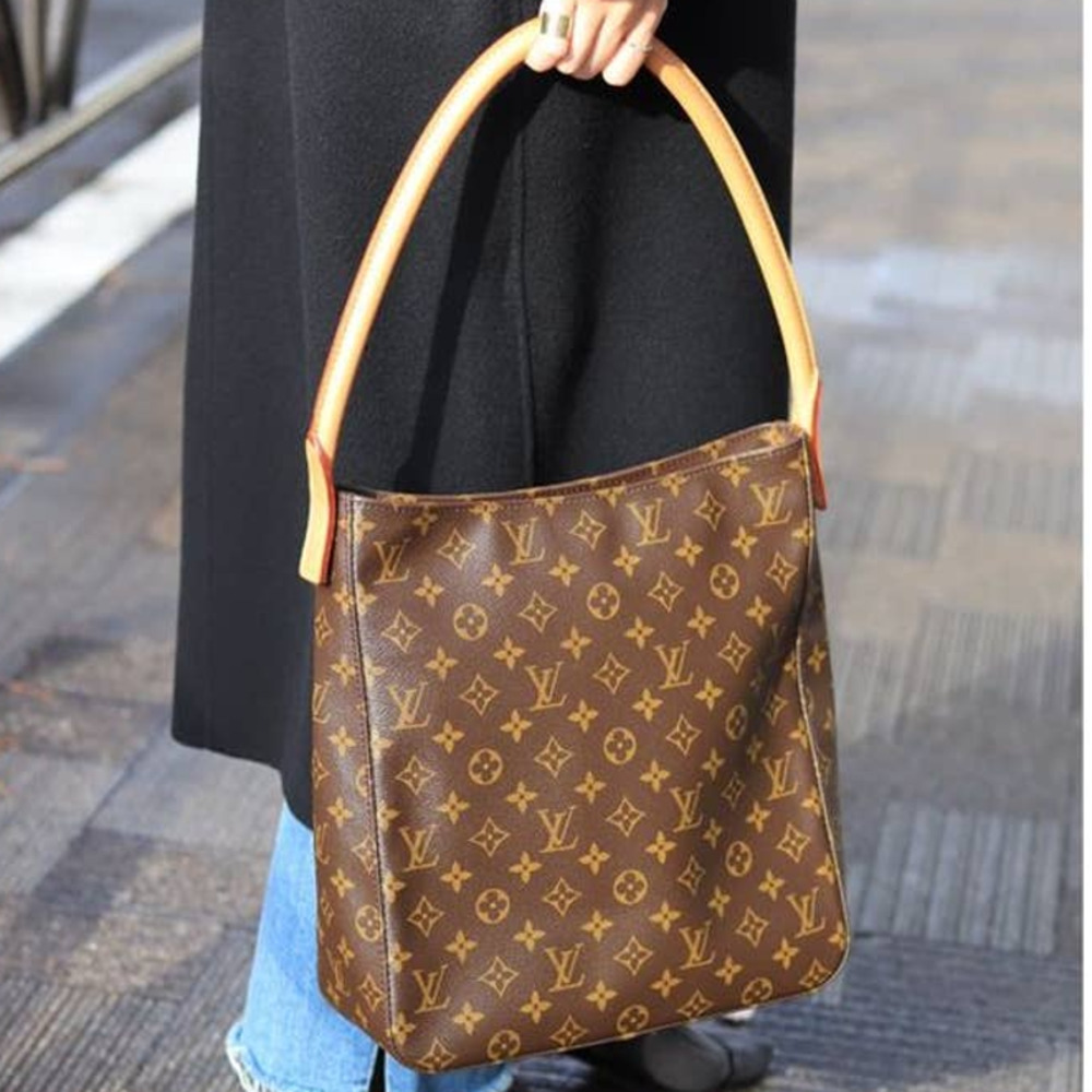 💎✨ AUTHENTIC✨💎 Louis Vuitton LOOPING GM Shoulder Bag